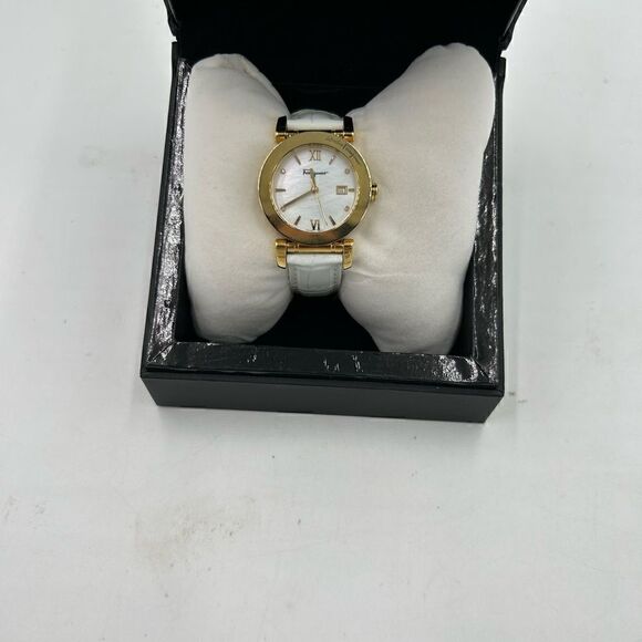 Women’s Salvatore Ferragamo, mother of pearl face watch, made in Italy - Picture 3 of 10